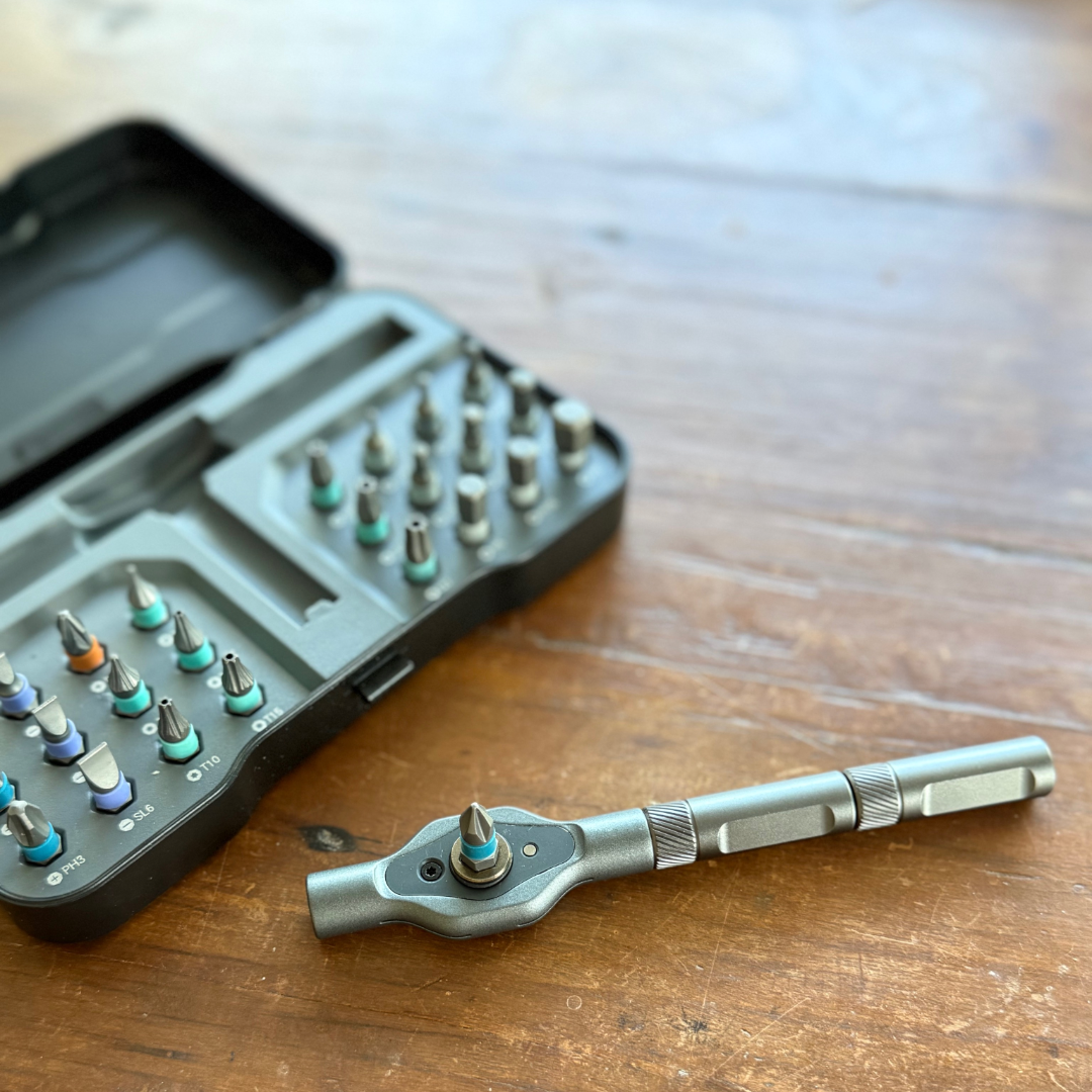 24in1 Magnetic Ratchet Screwdriver Set - Detachable T-Handle