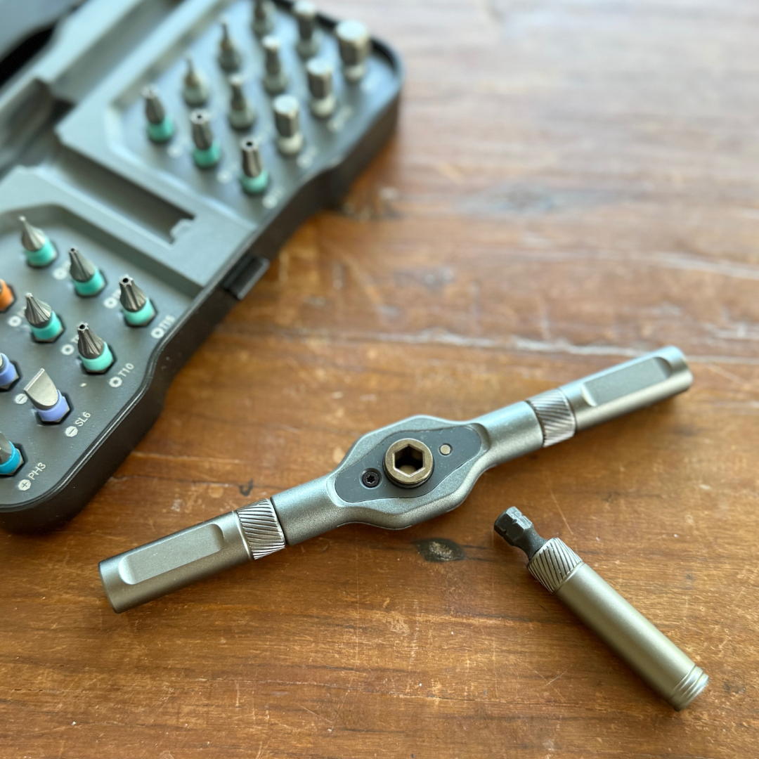 24in1 Magnetic Ratchet Screwdriver Set - Detachable T - Handle