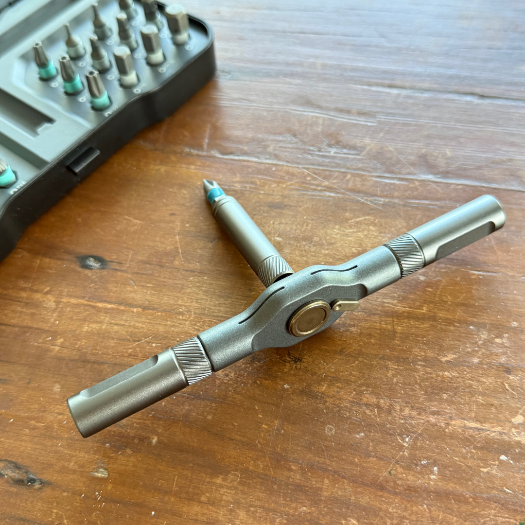 24in1 Magnetic Ratchet Screwdriver Set - Detachable T - Handle